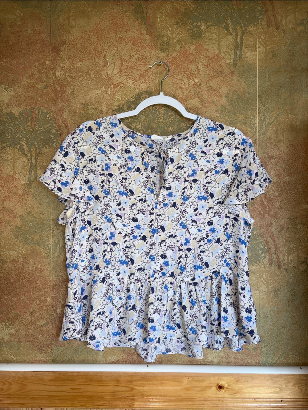 Gap | White Floral Keyhole Blouse
